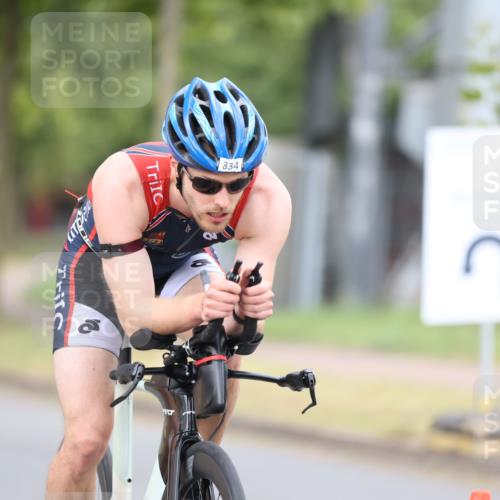 11.08.2024 - GEWOBA Citytriathlon Bremen H.Heesch http://msf.ph/oto/6774831 11.08.2024 11:42:18 Radfahren 834 meine-sportfotos.de