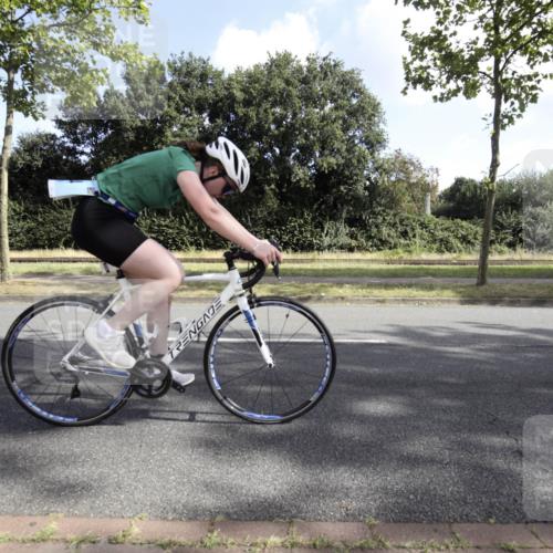 11.08.2024 - GEWOBA Citytriathlon Bremen H.Heesch http://msf.ph/oto/6774841 11.08.2024 10:28:07 Radfahren 14, 90 meine-sportfotos.de