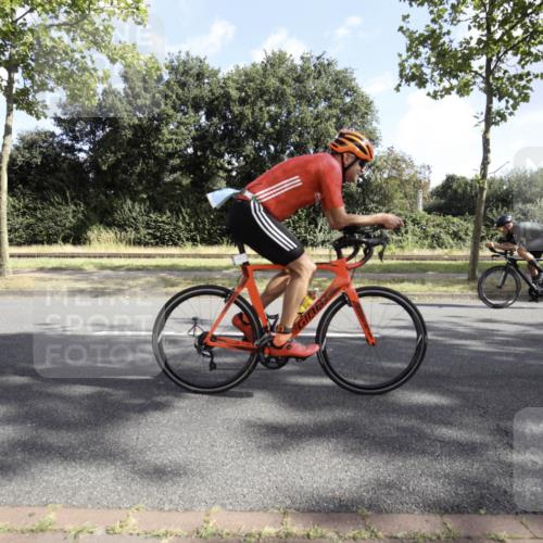 11.08.2024 - GEWOBA Citytriathlon Bremen H.Heesch http://msf.ph/oto/6774860 11.08.2024 10:32:34 Radfahren 63 meine-sportfotos.de