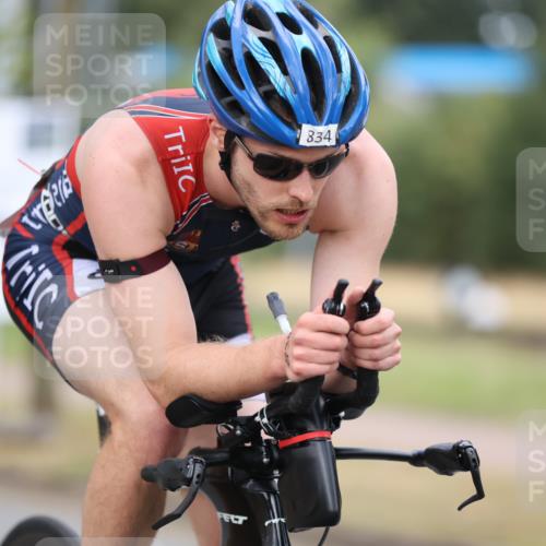 11.08.2024 - GEWOBA Citytriathlon Bremen H.Heesch http://msf.ph/oto/6774862 11.08.2024 11:42:19 Radfahren 834 meine-sportfotos.de