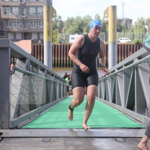 11.08.2024 - GEWOBA Citytriathlon Bremen Lena Gebhardt http://msf.ph/oto/6774867 11.08.2024 10:11:33 Schwimmen 2, 32, 35, 44, 66, 91, 94, 101, 111 meine-sportfotos.de