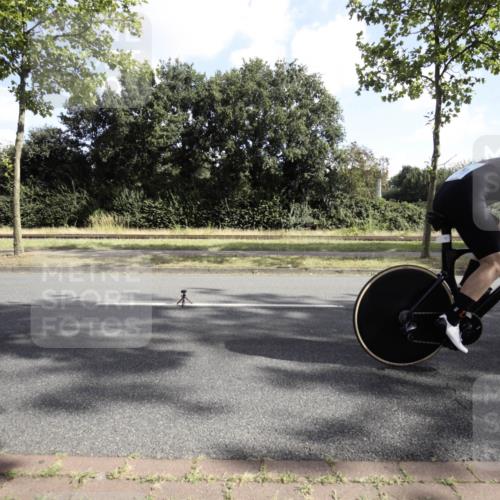 11.08.2024 - GEWOBA Citytriathlon Bremen H.Heesch http://msf.ph/oto/6774893 11.08.2024 10:35:32 Radfahren 30 meine-sportfotos.de