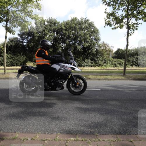 11.08.2024 - GEWOBA Citytriathlon Bremen H.Heesch http://msf.ph/oto/6774896 11.08.2024 10:35:38 Radfahren 30 meine-sportfotos.de