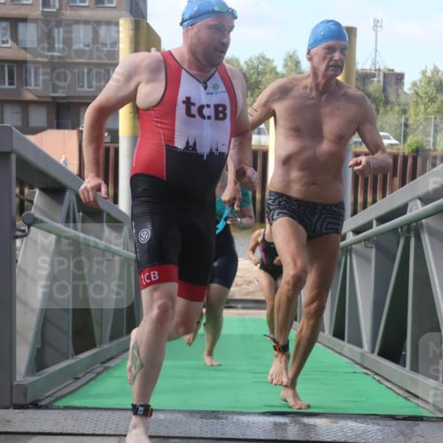 11.08.2024 - GEWOBA Citytriathlon Bremen Lena Gebhardt http://msf.ph/oto/6774899 11.08.2024 10:11:50 Schwimmen 2, 15, 18, 32, 35, 74, 84, 91, 113, 114 meine-sportfotos.de