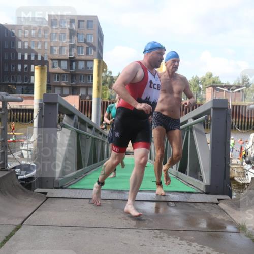 11.08.2024 - GEWOBA Citytriathlon Bremen Lena Gebhardt http://msf.ph/oto/6774903 11.08.2024 10:11:50 Schwimmen 2, 15, 18, 32, 35, 74, 84, 91, 113, 114 meine-sportfotos.de