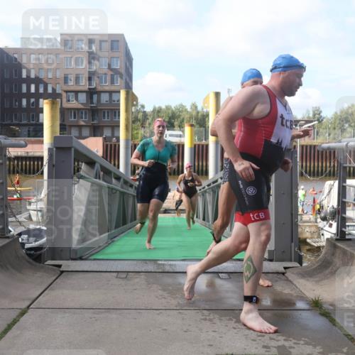 11.08.2024 - GEWOBA Citytriathlon Bremen Lena Gebhardt http://msf.ph/oto/6774910 11.08.2024 10:11:50 Schwimmen 2, 15, 18, 32, 35, 74, 84, 91, 113, 114 meine-sportfotos.de