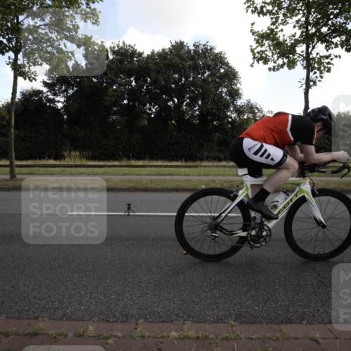 11.08.2024 - GEWOBA Citytriathlon Bremen H.Heesch http://msf.ph/oto/6774912 11.08.2024 10:37:11 Radfahren 16 meine-sportfotos.de