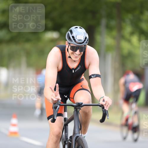 11.08.2024 - GEWOBA Citytriathlon Bremen H.Heesch http://msf.ph/oto/6774924 11.08.2024 11:42:37 Radfahren 857, 877 meine-sportfotos.de