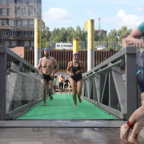 11.08.2024 - GEWOBA Citytriathlon Bremen Lena Gebhardt http://msf.ph/oto/6774933 11.08.2024 10:11:52 Schwimmen 2, 15, 18, 32, 35, 74, 84, 88, 97, 113, 114 meine-sportfotos.de