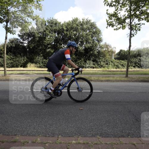 11.08.2024 - GEWOBA Citytriathlon Bremen H.Heesch http://msf.ph/oto/6774942 11.08.2024 10:38:30 Radfahren 3, 4, 11, 29, 43, 58, 95 meine-sportfotos.de