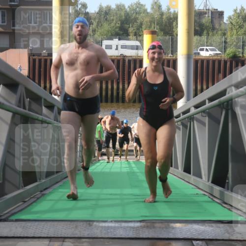 11.08.2024 - GEWOBA Citytriathlon Bremen Lena Gebhardt http://msf.ph/oto/6774943 11.08.2024 10:11:52 Schwimmen 2, 15, 18, 32, 35, 74, 84, 88, 97, 113, 114 meine-sportfotos.de