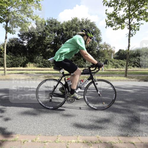 11.08.2024 - GEWOBA Citytriathlon Bremen H.Heesch http://msf.ph/oto/6774948 11.08.2024 10:38:53 Radfahren 31, 45, 91 meine-sportfotos.de