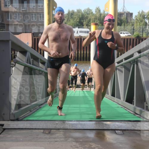 11.08.2024 - GEWOBA Citytriathlon Bremen Lena Gebhardt http://msf.ph/oto/6774951 11.08.2024 10:11:53 Schwimmen 2, 15, 18, 35, 74, 84, 88, 97, 113, 114 meine-sportfotos.de