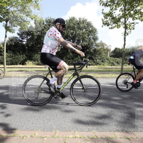 11.08.2024 - GEWOBA Citytriathlon Bremen H.Heesch http://msf.ph/oto/6774969 11.08.2024 10:39:40 Radfahren 78, 99 meine-sportfotos.de
