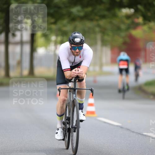 11.08.2024 - GEWOBA Citytriathlon Bremen H.Heesch http://msf.ph/oto/6774980 11.08.2024 11:42:48 Radfahren 857, 1008 meine-sportfotos.de