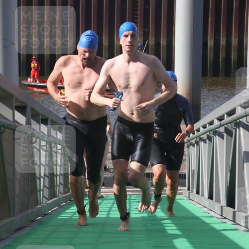 11.08.2024 - GEWOBA Citytriathlon Bremen Lena Gebhardt http://msf.ph/oto/6774990 11.08.2024 10:11:57 Schwimmen 2, 15, 18, 49, 74, 84, 88, 97, 113, 114 meine-sportfotos.de