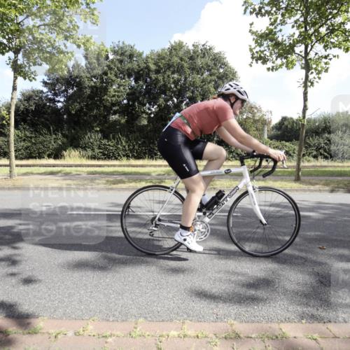 11.08.2024 - GEWOBA Citytriathlon Bremen H.Heesch http://msf.ph/oto/6774991 11.08.2024 10:40:37 Radfahren 9, 26, 27, 38, 42, 55, 64, 66, 71 meine-sportfotos.de