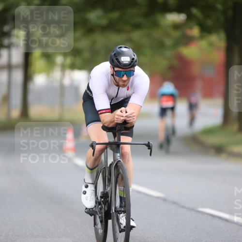 11.08.2024 - GEWOBA Citytriathlon Bremen H.Heesch http://msf.ph/oto/6774993 11.08.2024 11:42:48 Radfahren 857, 1008 meine-sportfotos.de