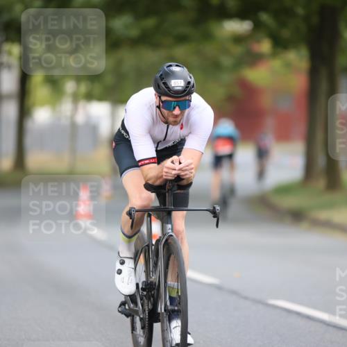 11.08.2024 - GEWOBA Citytriathlon Bremen H.Heesch http://msf.ph/oto/6774997 11.08.2024 11:42:48 Radfahren 857, 1008 meine-sportfotos.de