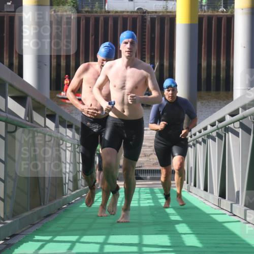 11.08.2024 - GEWOBA Citytriathlon Bremen Lena Gebhardt http://msf.ph/oto/6775000 11.08.2024 10:11:58 Schwimmen 2, 15, 18, 49, 74, 84, 88, 97, 113, 114 meine-sportfotos.de