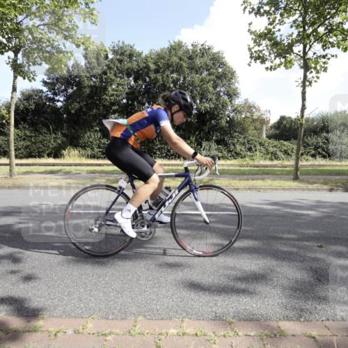 11.08.2024 - GEWOBA Citytriathlon Bremen H.Heesch http://msf.ph/oto/6775002 11.08.2024 10:40:58 Radfahren 15, 32, 49, 55, 69, 80, 98, 109 meine-sportfotos.de
