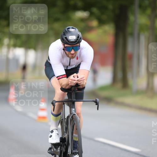 11.08.2024 - GEWOBA Citytriathlon Bremen H.Heesch http://msf.ph/oto/6775008 11.08.2024 11:42:48 Radfahren 857, 1008 meine-sportfotos.de