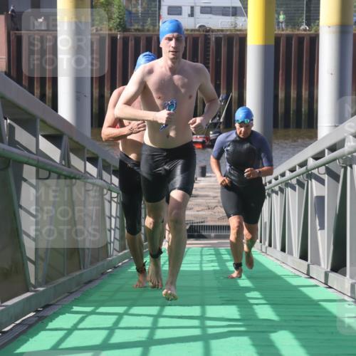 11.08.2024 - GEWOBA Citytriathlon Bremen Lena Gebhardt http://msf.ph/oto/6775010 11.08.2024 10:11:58 Schwimmen 2, 15, 18, 49, 74, 84, 88, 97, 113, 114 meine-sportfotos.de