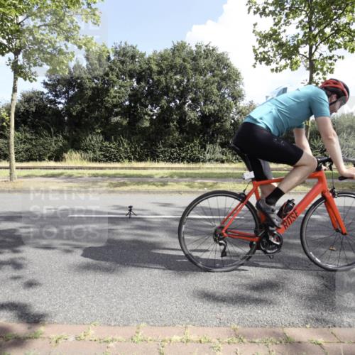 11.08.2024 - GEWOBA Citytriathlon Bremen H.Heesch http://msf.ph/oto/6775014 11.08.2024 10:41:16 Radfahren 15, 34, 84 meine-sportfotos.de
