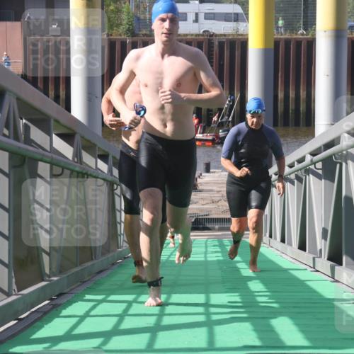 11.08.2024 - GEWOBA Citytriathlon Bremen Lena Gebhardt http://msf.ph/oto/6775016 11.08.2024 10:11:59 Schwimmen 15, 18, 49, 74, 84, 88, 97, 113, 114 meine-sportfotos.de