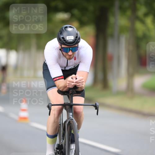 11.08.2024 - GEWOBA Citytriathlon Bremen H.Heesch http://msf.ph/oto/6775017 11.08.2024 11:42:49 Radfahren 857, 1008 meine-sportfotos.de