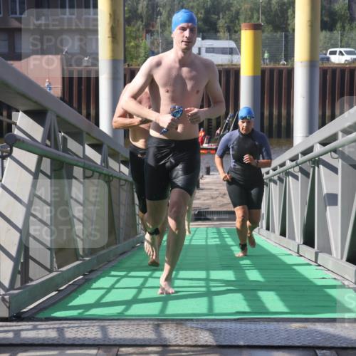 11.08.2024 - GEWOBA Citytriathlon Bremen Lena Gebhardt http://msf.ph/oto/6775018 11.08.2024 10:11:59 Schwimmen 15, 18, 49, 74, 84, 88, 97, 113, 114 meine-sportfotos.de