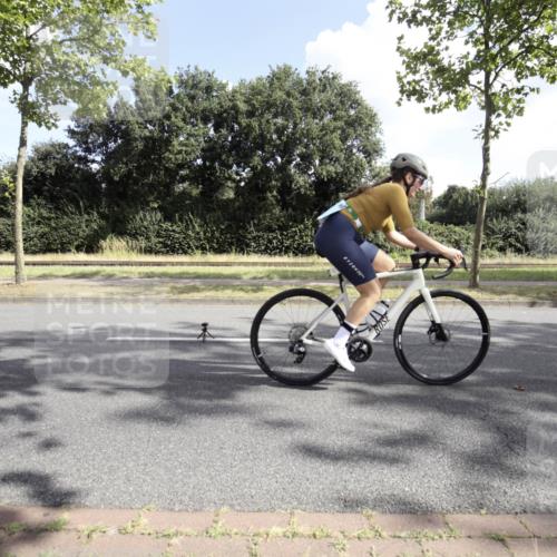 11.08.2024 - GEWOBA Citytriathlon Bremen H.Heesch http://msf.ph/oto/6775024 11.08.2024 10:41:38 Radfahren 7, 35, 47, 110 meine-sportfotos.de