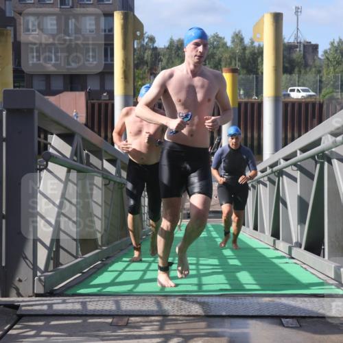 11.08.2024 - GEWOBA Citytriathlon Bremen Lena Gebhardt http://msf.ph/oto/6775027 11.08.2024 10:12:00 Schwimmen 15, 49, 74, 84, 88, 97, 113, 114 meine-sportfotos.de