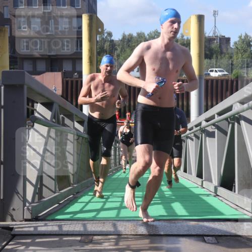 11.08.2024 - GEWOBA Citytriathlon Bremen Lena Gebhardt http://msf.ph/oto/6775030 11.08.2024 10:12:00 Schwimmen 15, 49, 74, 84, 88, 97, 113, 114 meine-sportfotos.de