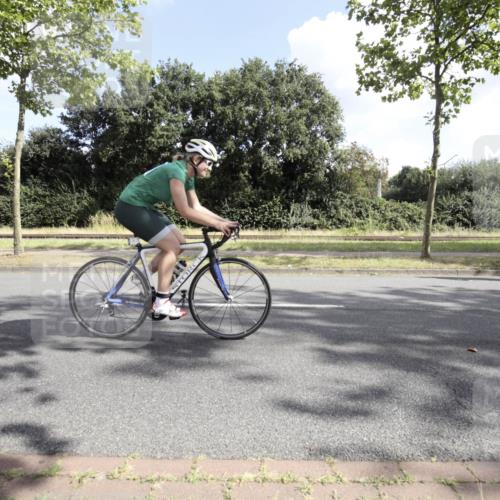 11.08.2024 - GEWOBA Citytriathlon Bremen H.Heesch http://msf.ph/oto/6775036 11.08.2024 10:42:03 Radfahren 5, 75, 102 meine-sportfotos.de