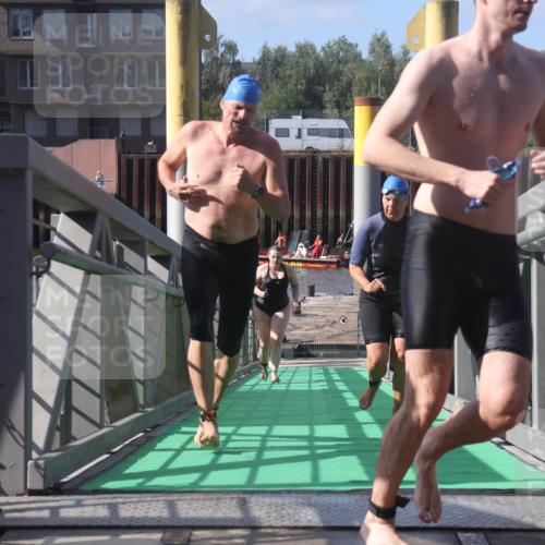 11.08.2024 - GEWOBA Citytriathlon Bremen Lena Gebhardt http://msf.ph/oto/6775039 11.08.2024 10:12:00 Schwimmen 15, 49, 74, 84, 88, 97, 113, 114 meine-sportfotos.de