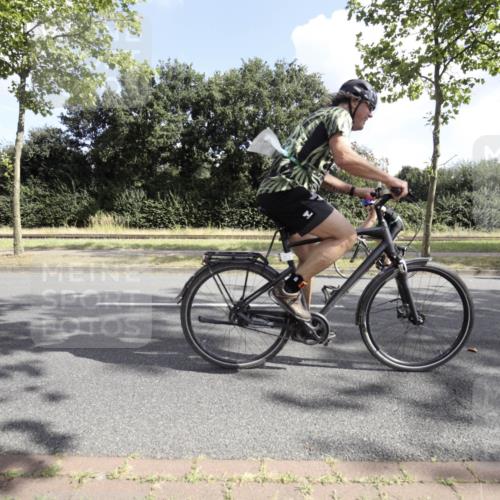11.08.2024 - GEWOBA Citytriathlon Bremen H.Heesch http://msf.ph/oto/6775041 11.08.2024 10:42:10 Radfahren 5, 22, 75 meine-sportfotos.de