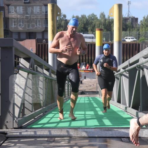 11.08.2024 - GEWOBA Citytriathlon Bremen Lena Gebhardt http://msf.ph/oto/6775043 11.08.2024 10:12:01 Schwimmen 15, 49, 74, 84, 88, 97, 113, 114 meine-sportfotos.de