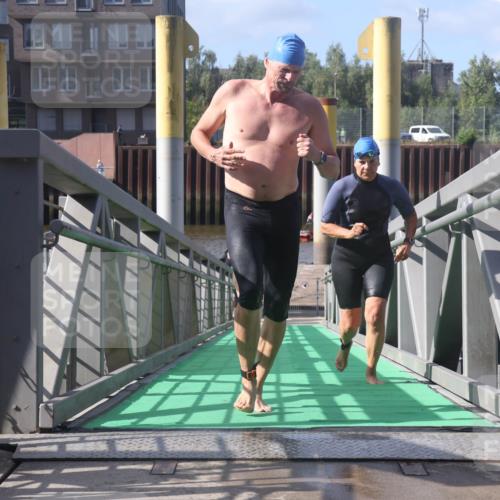 11.08.2024 - GEWOBA Citytriathlon Bremen Lena Gebhardt http://msf.ph/oto/6775045 11.08.2024 10:12:01 Schwimmen 15, 49, 74, 84, 88, 97, 113, 114 meine-sportfotos.de