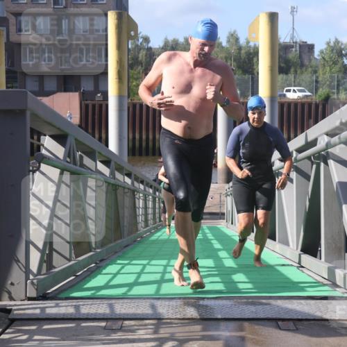 11.08.2024 - GEWOBA Citytriathlon Bremen Lena Gebhardt http://msf.ph/oto/6775049 11.08.2024 10:12:01 Schwimmen 15, 49, 74, 84, 88, 97, 113, 114 meine-sportfotos.de