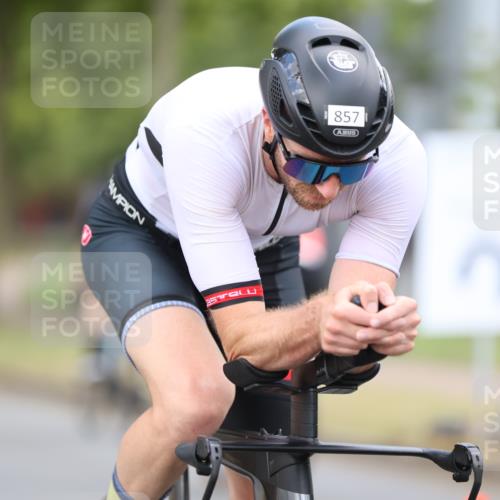 11.08.2024 - GEWOBA Citytriathlon Bremen H.Heesch http://msf.ph/oto/6775050 11.08.2024 11:42:49 Radfahren 857, 1008 meine-sportfotos.de