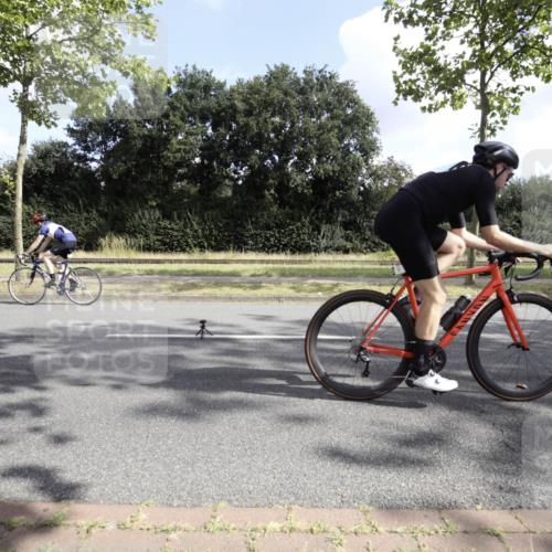 11.08.2024 - GEWOBA Citytriathlon Bremen H.Heesch http://msf.ph/oto/6775051 11.08.2024 10:42:35 Radfahren 12, 67, 68, 74, 88, 106 meine-sportfotos.de