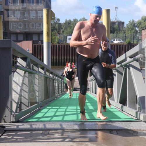 11.08.2024 - GEWOBA Citytriathlon Bremen Lena Gebhardt http://msf.ph/oto/6775054 11.08.2024 10:12:01 Schwimmen 15, 49, 74, 84, 88, 97, 113, 114 meine-sportfotos.de