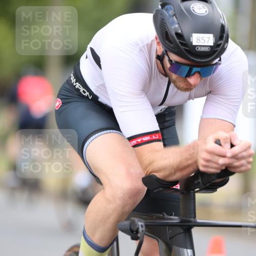 11.08.2024 - GEWOBA Citytriathlon Bremen H.Heesch http://msf.ph/oto/6775056 11.08.2024 11:42:49 Radfahren 857, 1008 meine-sportfotos.de