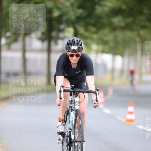 11.08.2024 - GEWOBA Citytriathlon Bremen H.Heesch http://msf.ph/oto/6775062 11.08.2024 11:42:57 Radfahren 780, 857, 1008 meine-sportfotos.de