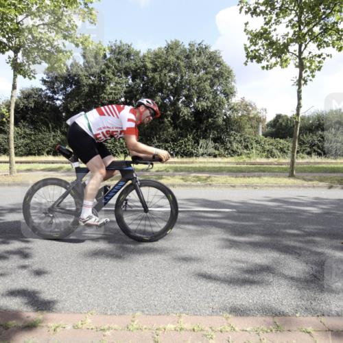 11.08.2024 - GEWOBA Citytriathlon Bremen H.Heesch http://msf.ph/oto/6775063 11.08.2024 10:42:47 Radfahren 12, 18, 21, 67, 68, 70, 88 meine-sportfotos.de