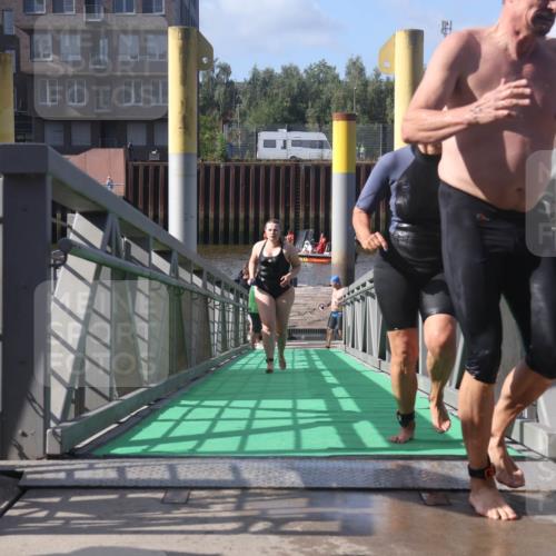 11.08.2024 - GEWOBA Citytriathlon Bremen Lena Gebhardt http://msf.ph/oto/6775064 11.08.2024 10:12:02 Schwimmen 15, 49, 68, 74, 84, 88, 97, 113, 114 meine-sportfotos.de