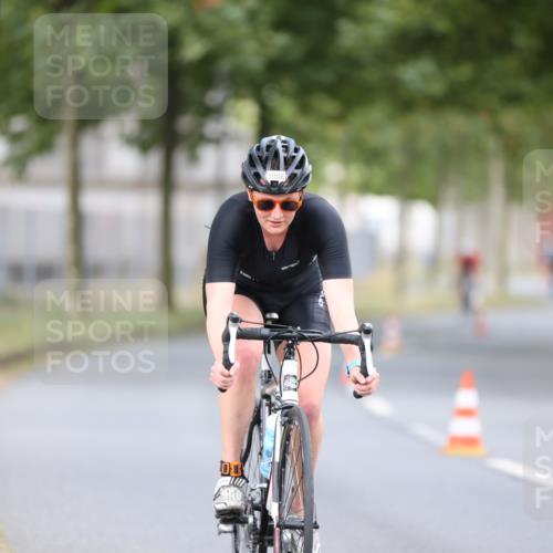 11.08.2024 - GEWOBA Citytriathlon Bremen H.Heesch http://msf.ph/oto/6775069 11.08.2024 11:42:57 Radfahren 780, 857, 1008 meine-sportfotos.de
