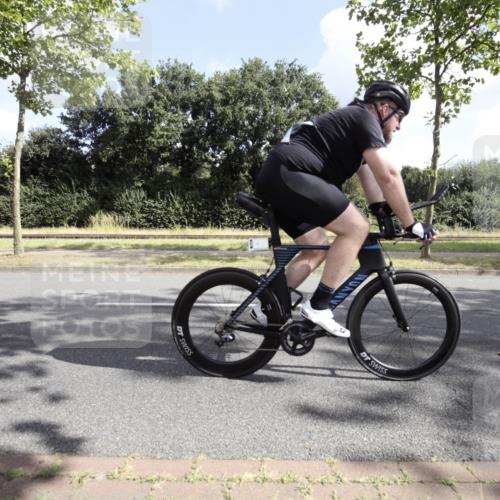 11.08.2024 - GEWOBA Citytriathlon Bremen H.Heesch http://msf.ph/oto/6775074 11.08.2024 10:42:56 Radfahren 18, 21, 67, 70, 88, 101, 116 meine-sportfotos.de