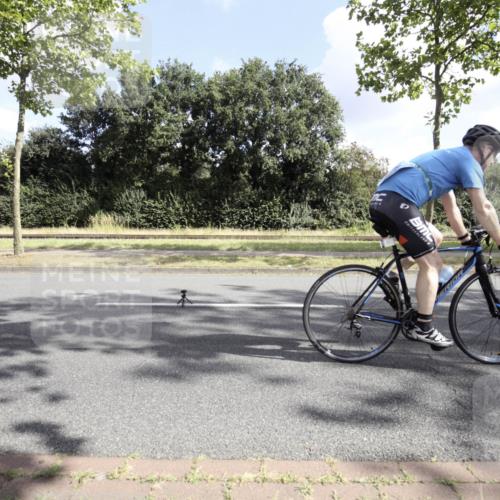 11.08.2024 - GEWOBA Citytriathlon Bremen H.Heesch http://msf.ph/oto/6775078 11.08.2024 10:43:01 Radfahren 18, 21, 70, 101, 116 meine-sportfotos.de